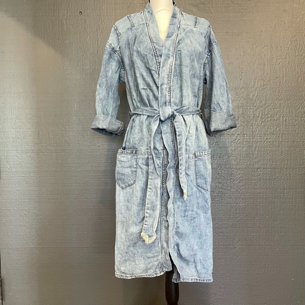 ROCKY CHAMBRAY ROBE - Picture 3 of 10